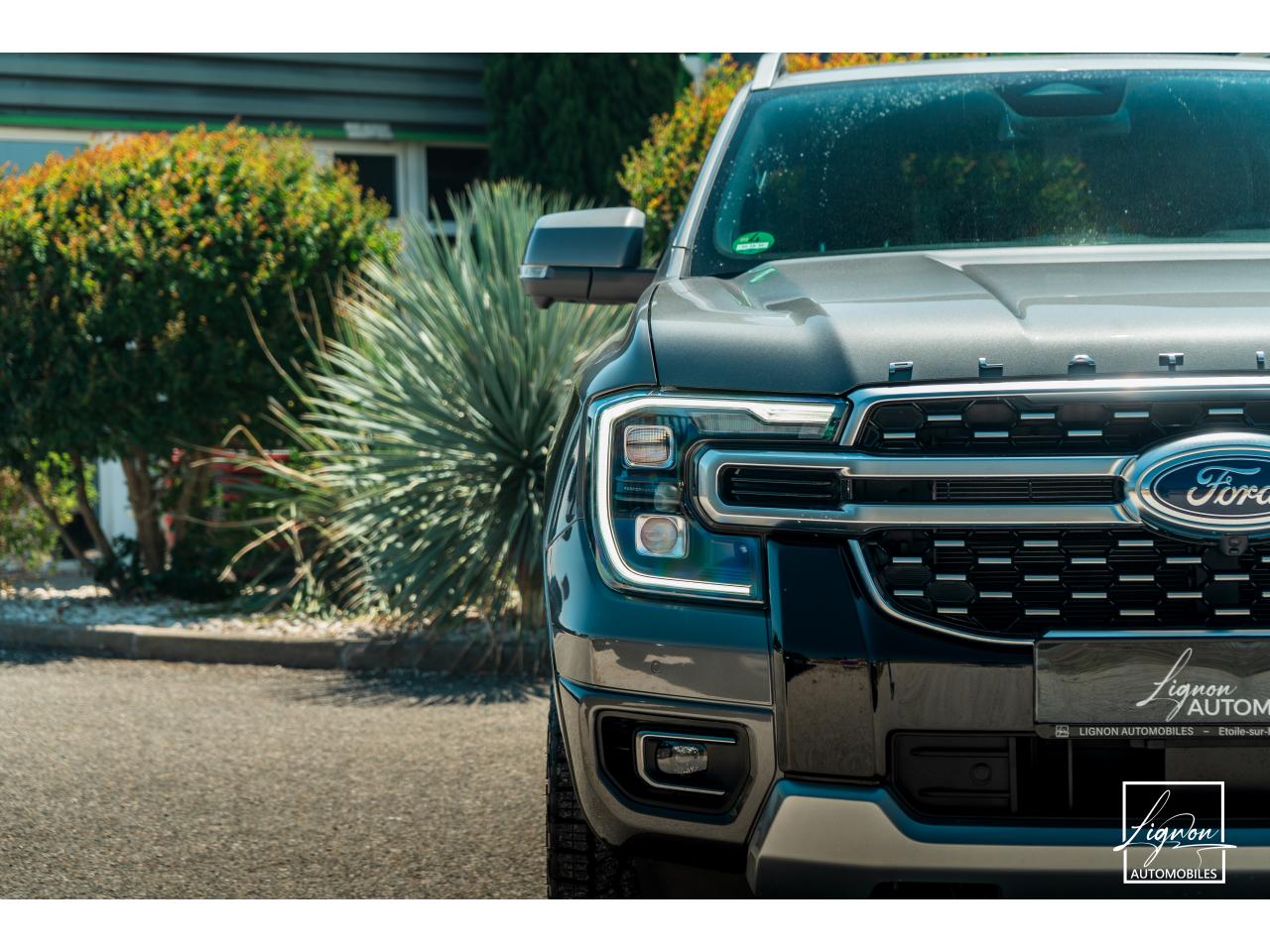 Photo FORD RANGER Platinum 3.0 V6 240 - BVA10 Double Cabine - à partir de 468 euros