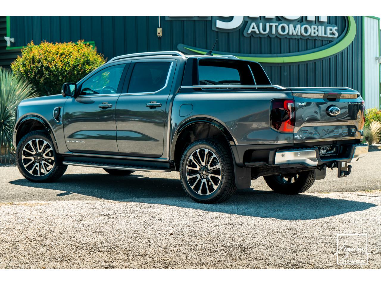 Photo FORD RANGER Platinum 3.0 V6 240 - BVA10 Double Cabine - à partir de 468 euros