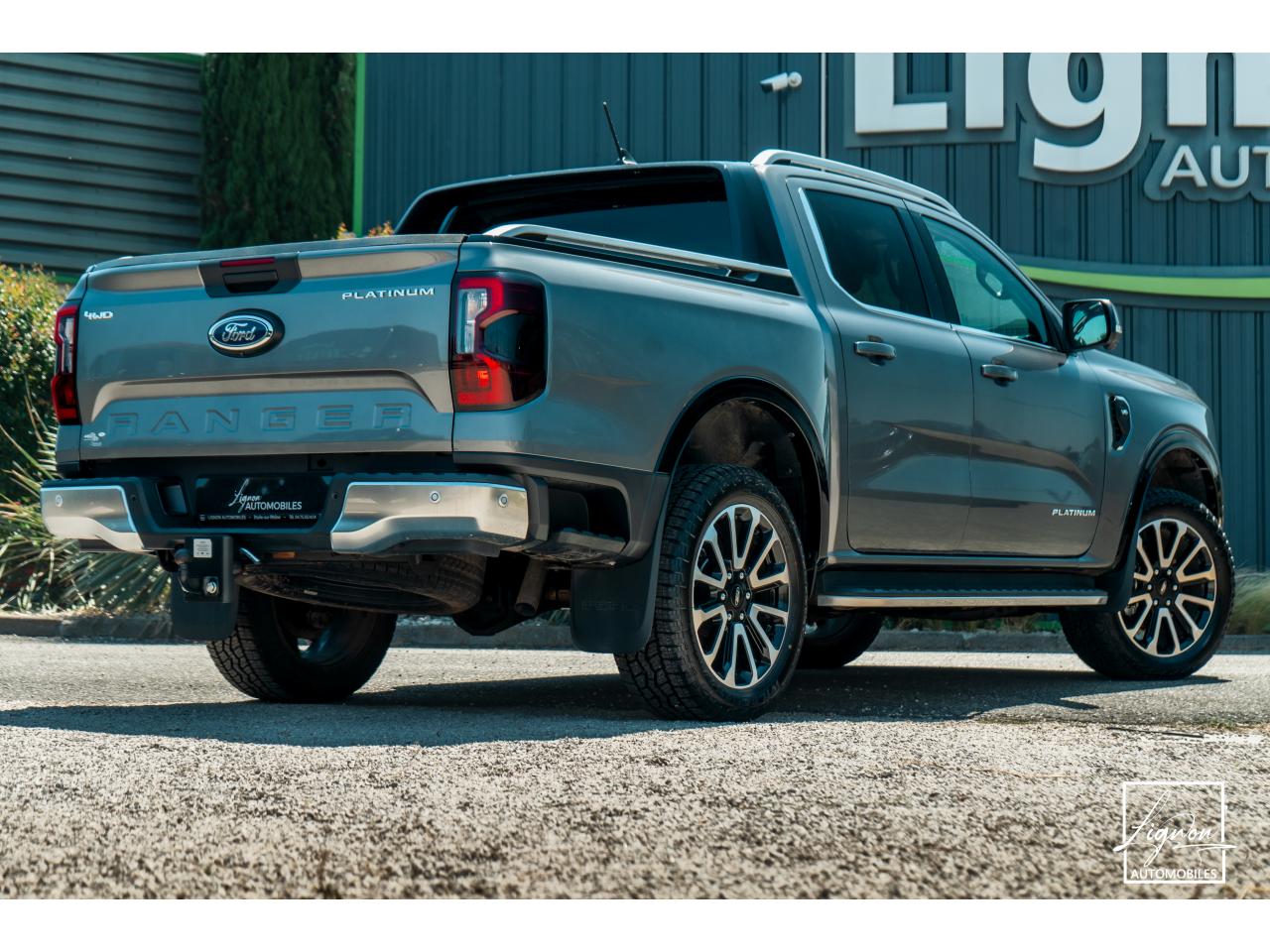 Photo FORD RANGER Platinum 3.0 V6 240 - BVA10 Double Cabine - à partir de 468 euros