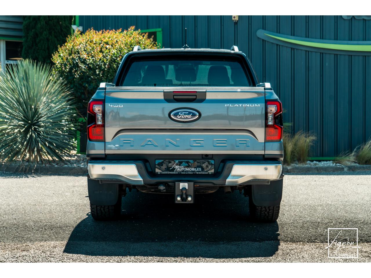 Photo FORD RANGER Platinum 3.0 V6 240 - BVA10 Double Cabine - à partir de 468 euros