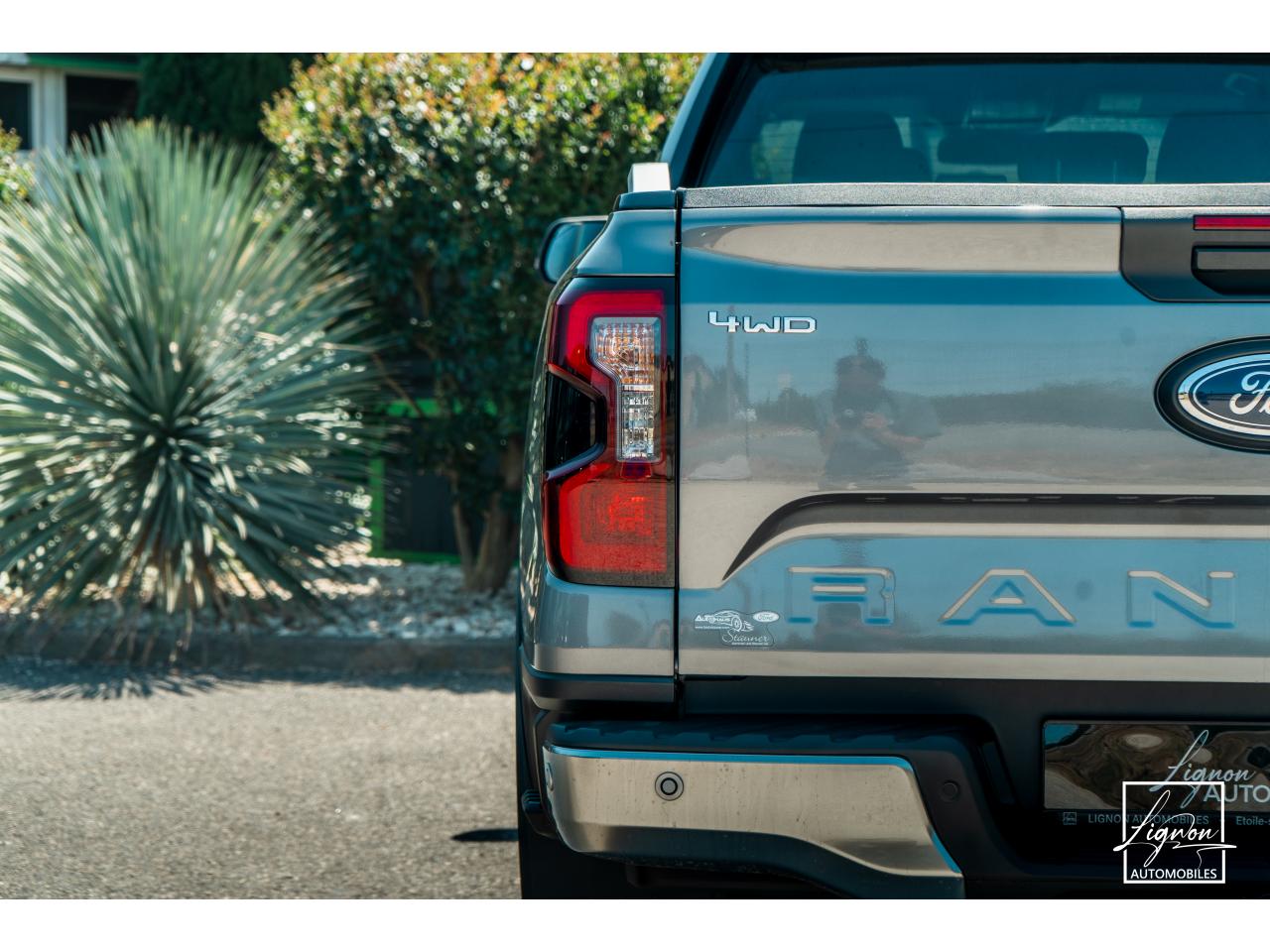 Photo FORD RANGER Platinum 3.0 V6 240 - BVA10 Double Cabine - à partir de 468 euros