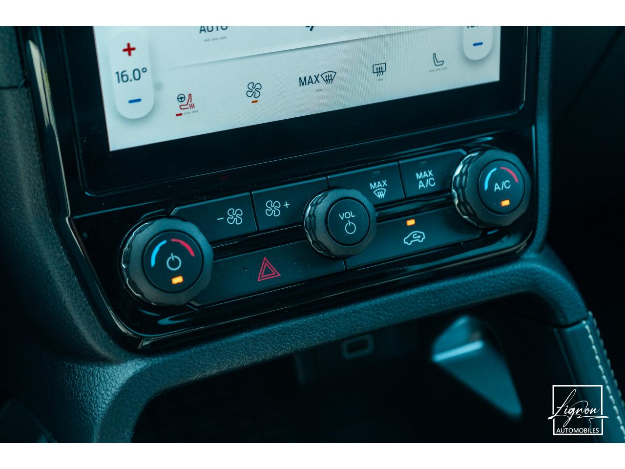 Photo FORD RANGER Platinum 3.0 V6 240 - BVA10 Double Cabine - à partir de 468 euros