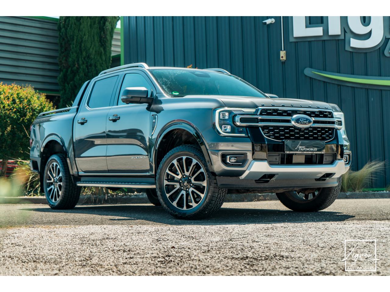 Photo FORD RANGER Platinum 3.0 V6 240 - BVA10 Double Cabine - à partir de 468 euros