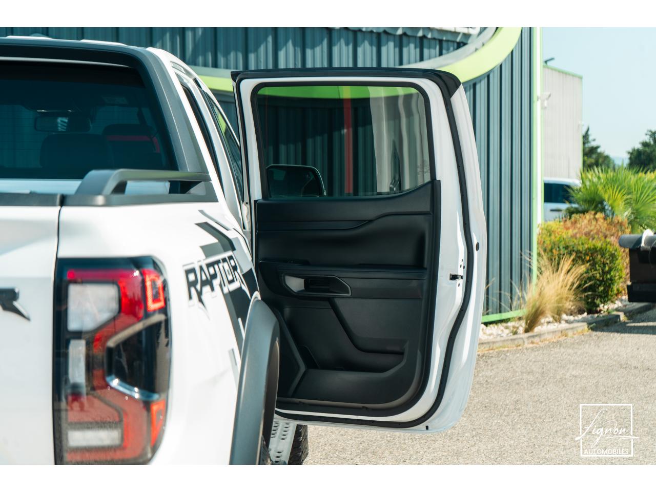 Photo FORD RAPTOR 3.0 V6 EcoBoost - 292 ch - BVA10 DOUBLE CABINE - à partir de 491 euros