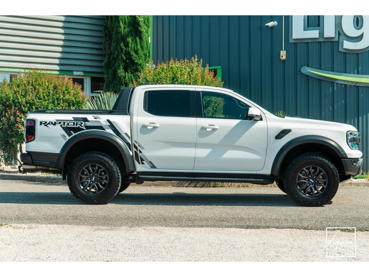 Photo FORD RAPTOR 3.0 V6 EcoBoost - 292 ch - BVA10 DOUBLE CABINE - à partir de 491 euros