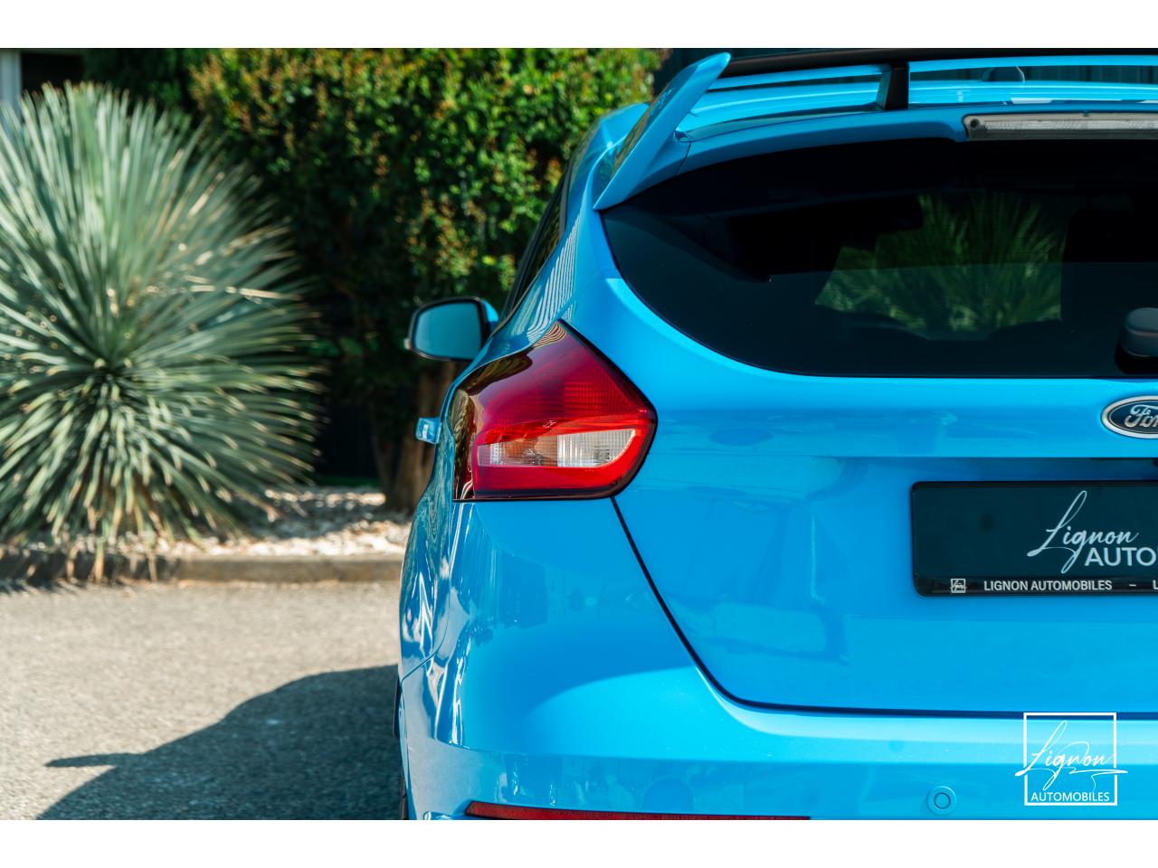 Photo FORD FOCUS RS 2.3 EcoBoost - 350 - 2017 -  CAMERA -  TOIT OUVRANT - JANTES FORGÉ - à partir de 550 euros