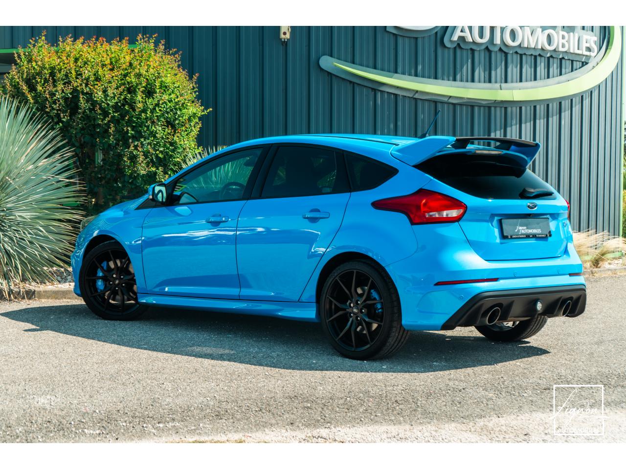 Photo FORD FOCUS RS 2.3 EcoBoost - 350 - 2017 -  CAMERA -  TOIT OUVRANT - JANTES FORGÉ - à partir de 550 euros
