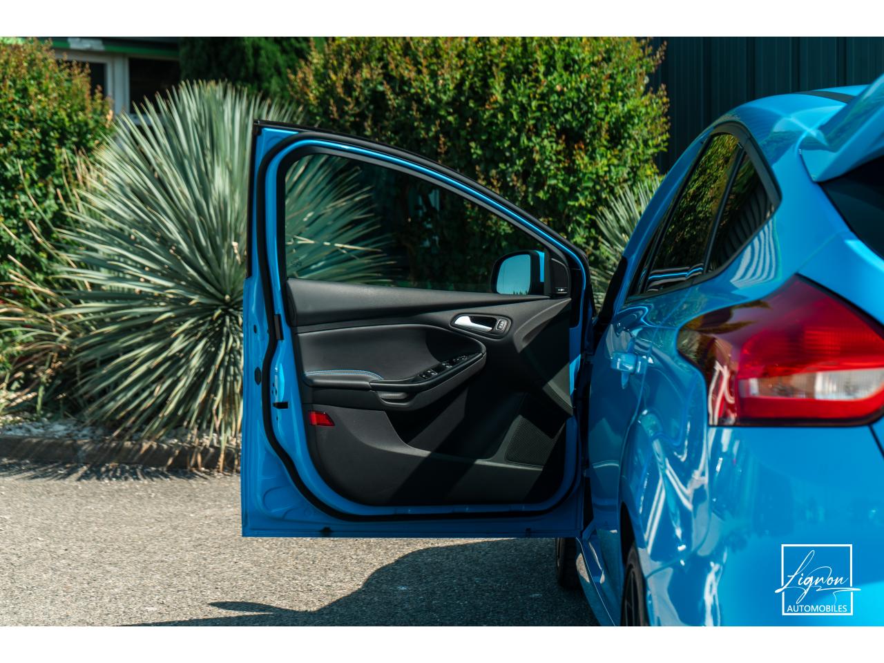 Photo FORD FOCUS RS 2.3 EcoBoost - 350 - 2017 -  CAMERA -  TOIT OUVRANT - JANTES FORGÉ - à partir de 550 euros