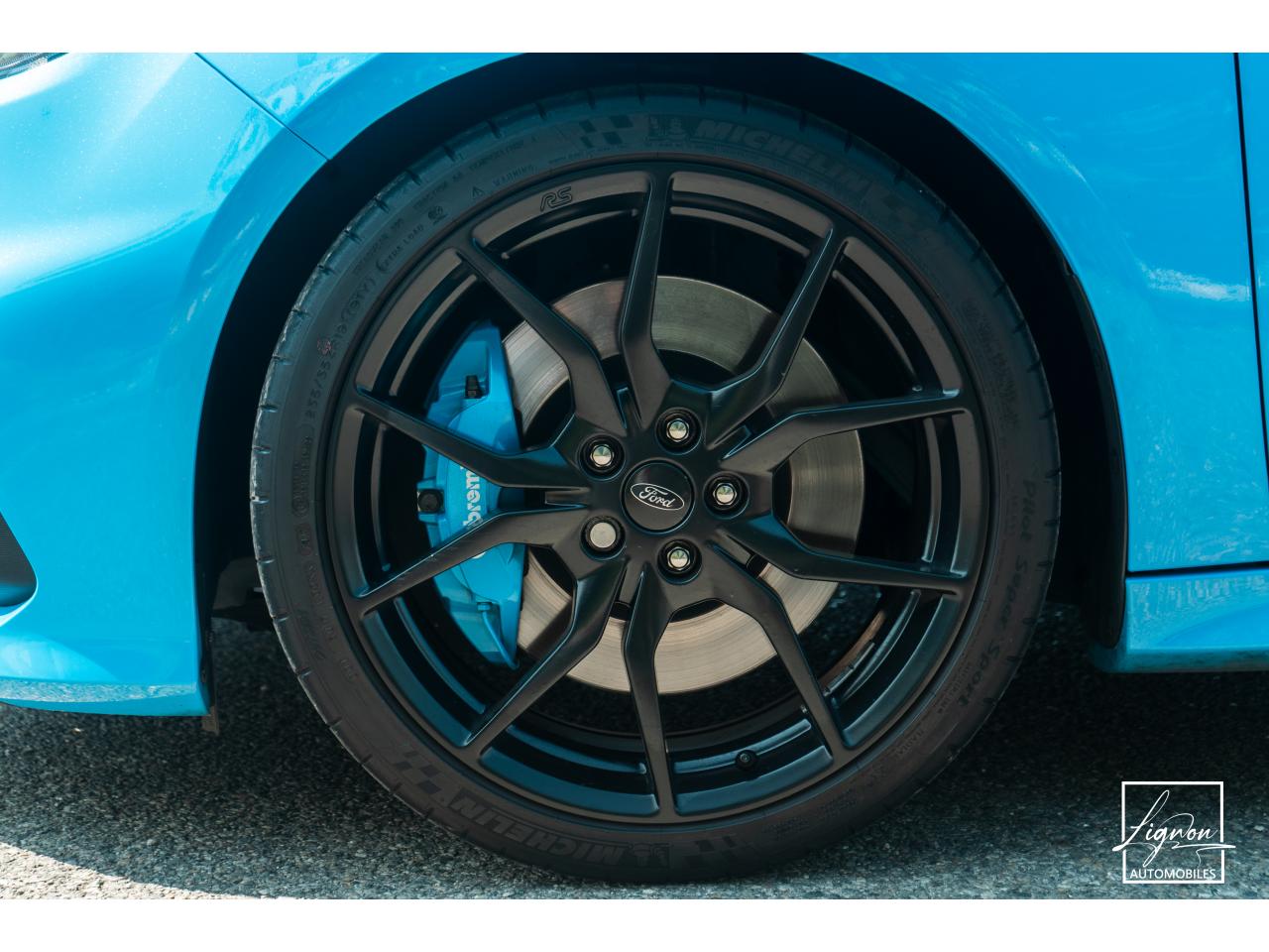 Photo FORD FOCUS RS 2.3 EcoBoost - 350 - 2017 -  CAMERA -  TOIT OUVRANT - JANTES FORGÉ - à partir de 550 euros