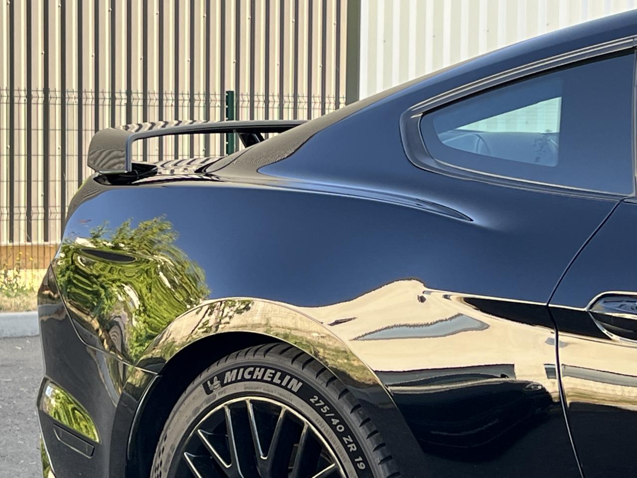 Photo FORD MUSTANG Fastback 5.0 V8 - 450 - BVA10 - PAS DE MALUS IMMAT FR - à partir de 775 euros
