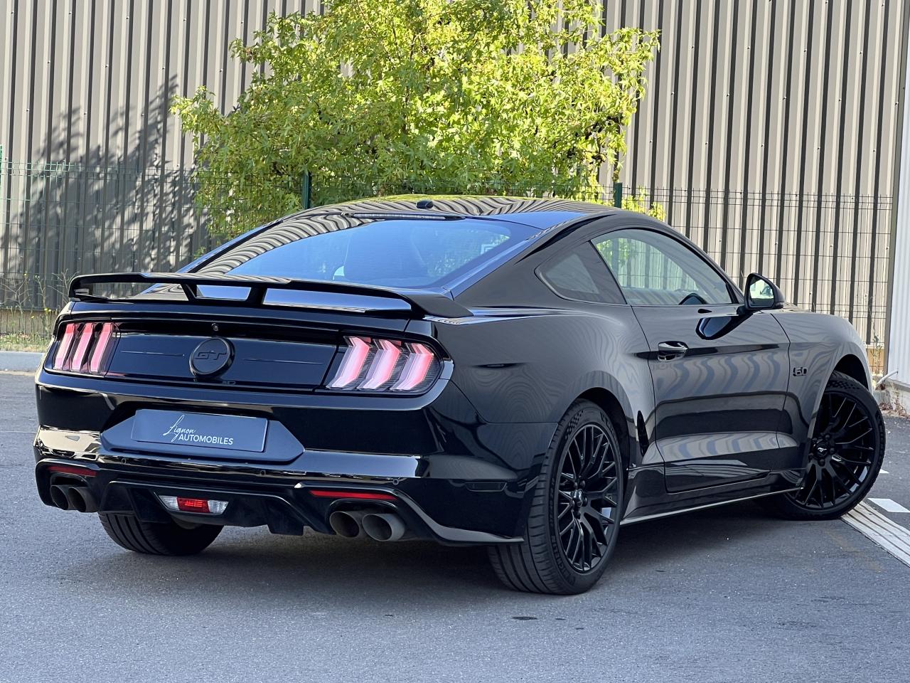 Photo FORD MUSTANG Fastback 5.0 V8 - 450 - BVA10 - PAS DE MALUS IMMAT FR - à partir de 775 euros