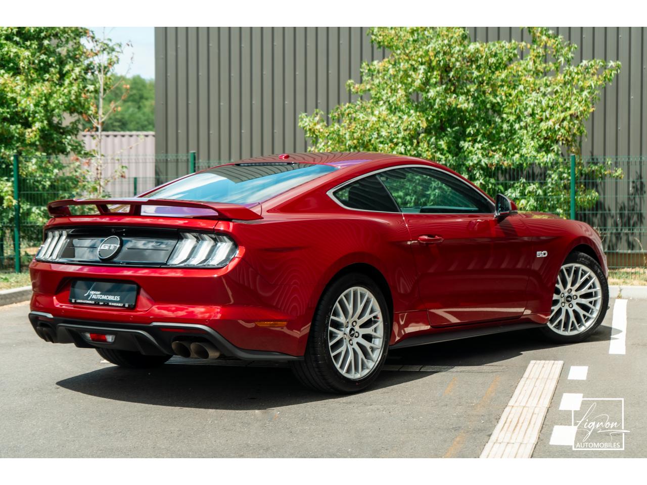 Photo FORD MUSTANG Fastback 5.0 V8 - 450 - BVA10  COUPE GT - 1ER MAIN - à partir de 670 euros