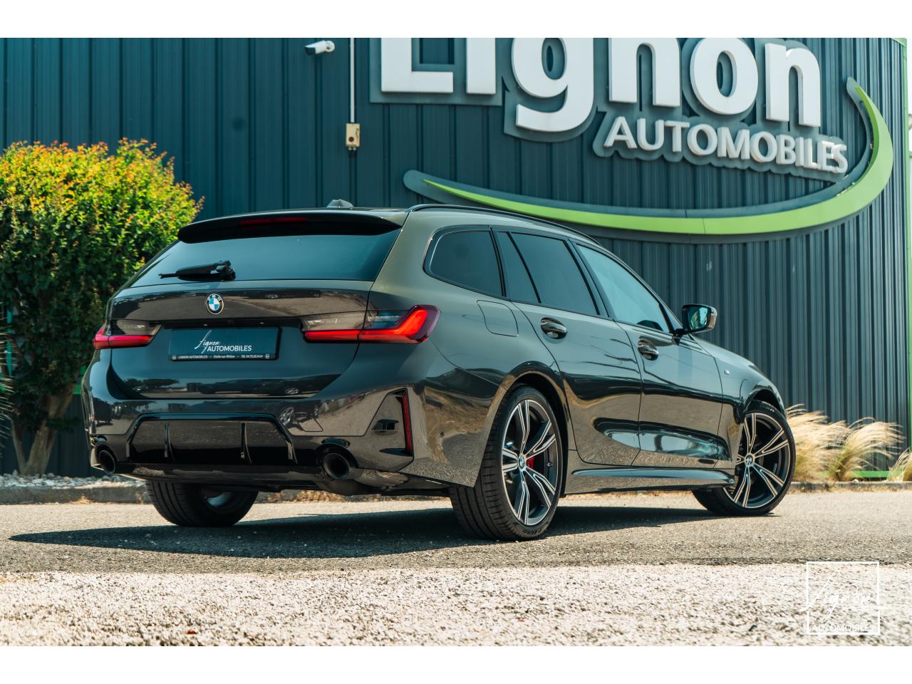 Photo BMW SERIE 3 330d xDrive Touring - BVA  TOURING G21 LCI M Sport PHASE 2 - à partir de 445 euros