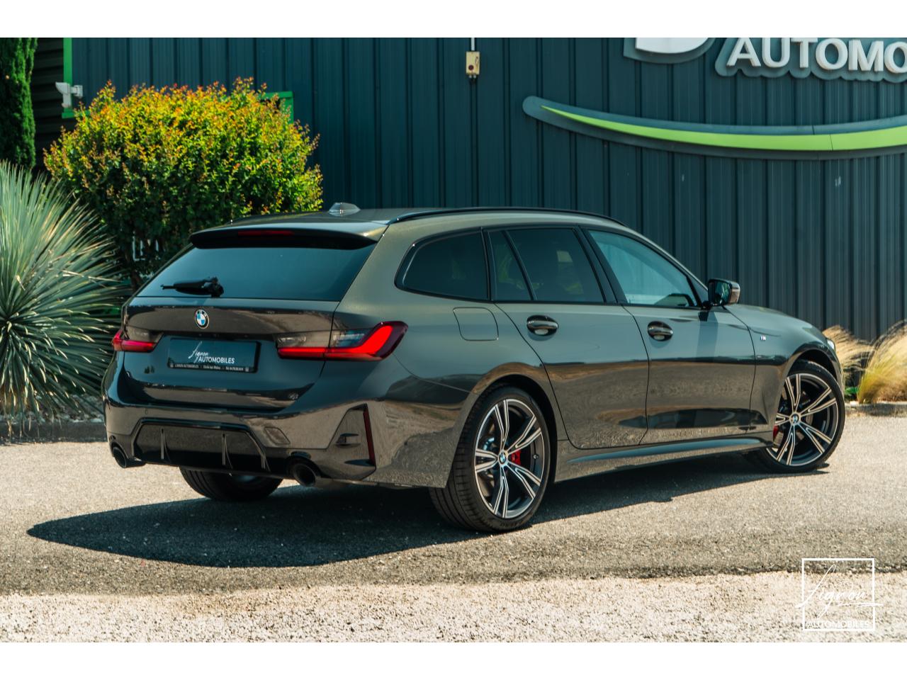 Photo BMW SERIE 3 330d xDrive Touring - BVA  TOURING G21 LCI M Sport PHASE 2 - à partir de 445 euros