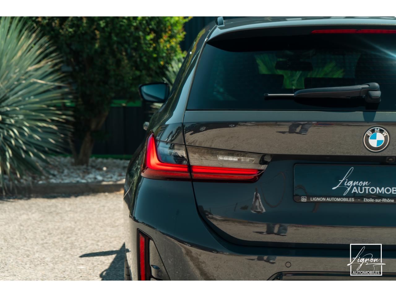 Photo BMW SERIE 3 330d xDrive Touring - BVA  TOURING G21 LCI M Sport PHASE 2 - à partir de 445 euros