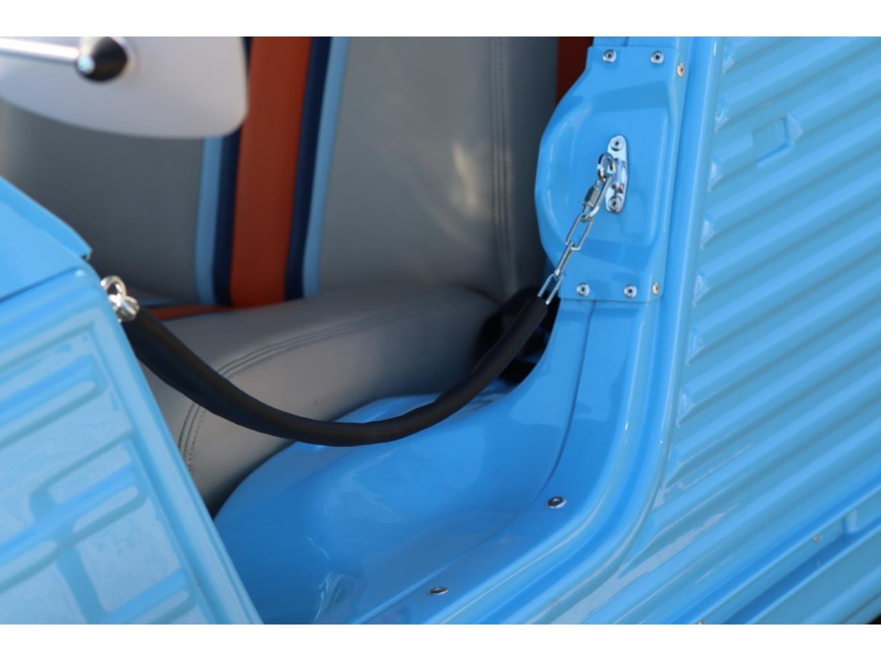 Photo CITROEN MEHARI 602 cm³ - Livrée Gulf - 1980 - Entièrement restauré
