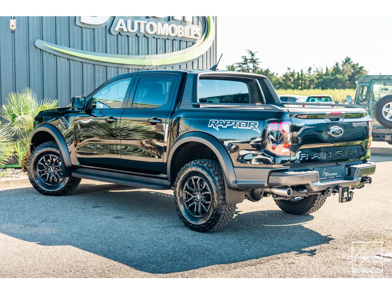 Photo FORD RANGER Raptor 3.0 V6 EcoBoost - 292 - BVA Double Cabine - TVA Apparente - à partir de 723 euros