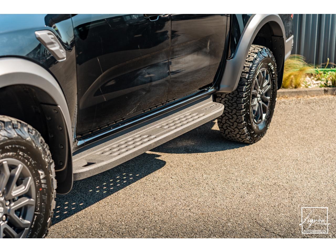 Photo FORD RANGER Raptor 3.0 V6 EcoBoost - 292 - BVA Double Cabine - TVA Apparente - à partir de 723 euros