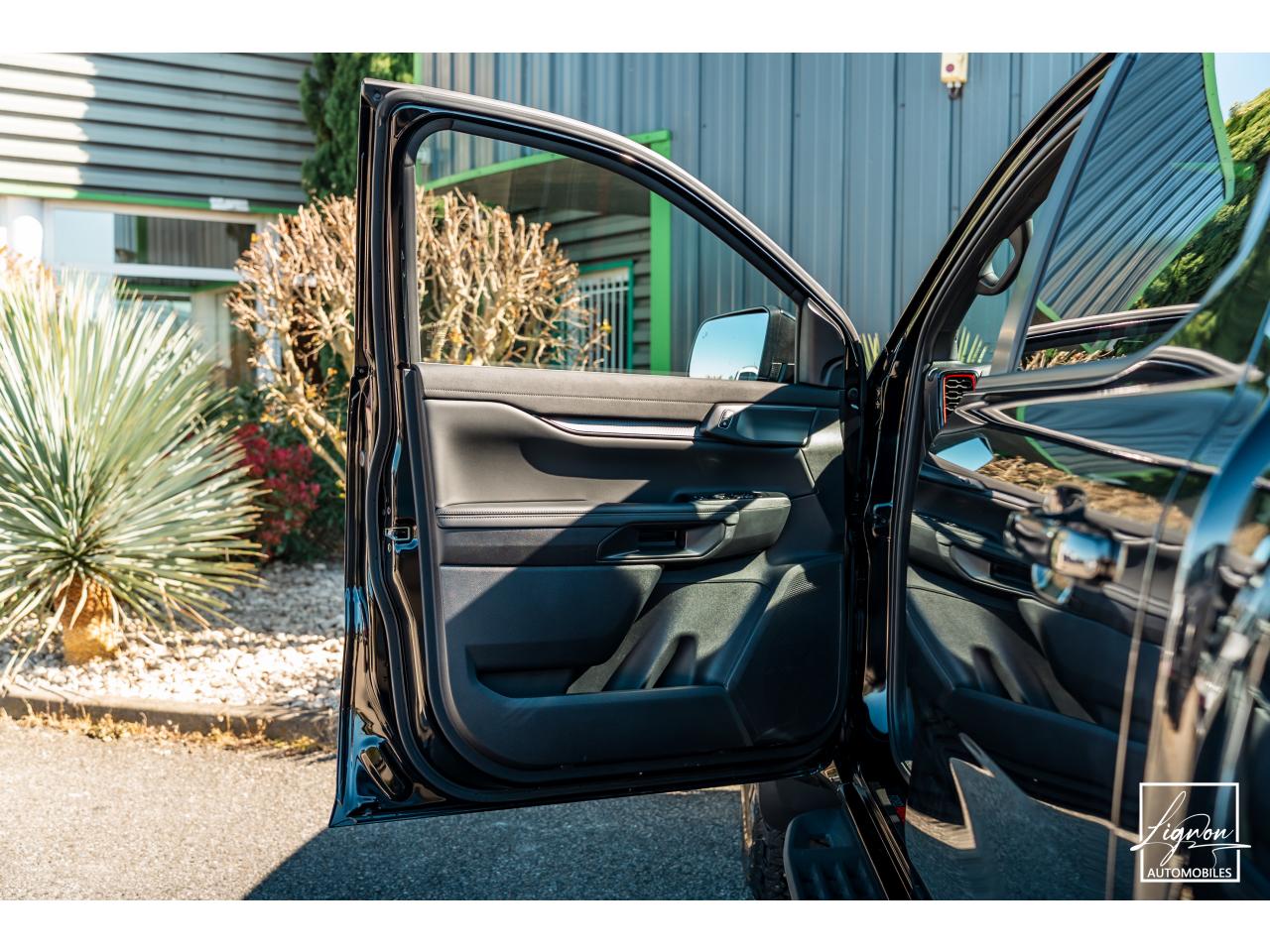 Photo FORD RANGER Raptor 3.0 V6 EcoBoost - 292 - BVA Double Cabine - TVA Apparente - à partir de 723 euros