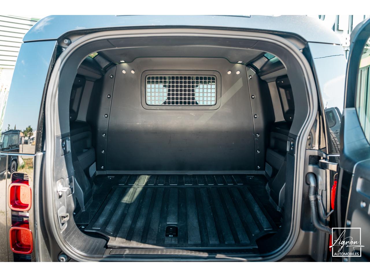 Photo LAND ROVER DEFENDER 90 3.0 D200 MHEV - BVA  TVA RECUPERABLE