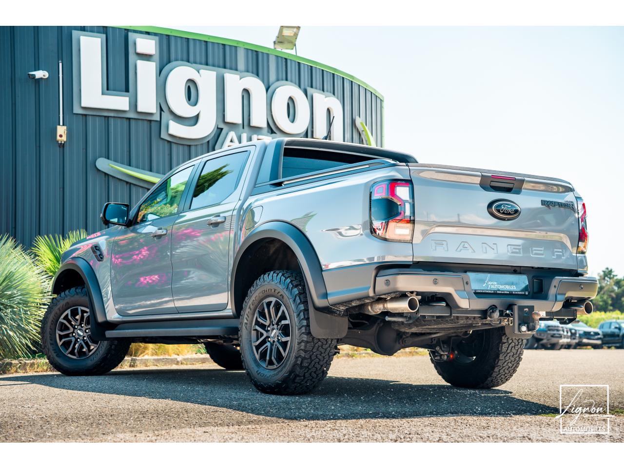 Photo FORD RANGER Raptor 3.0 V6 EcoBoost - 292 - TVA Apparente - à partir de 537 euros