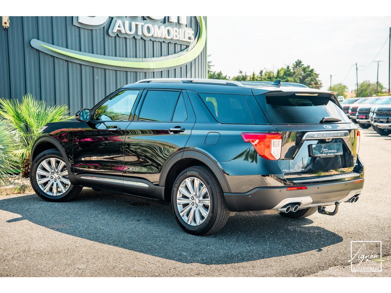 Photo FORD EXPLORER Platinum 3.0 V6 EcoBoost - 457 Parallel PHEV - BVA  7 places - TVA Apparente - 1er main - à partir d