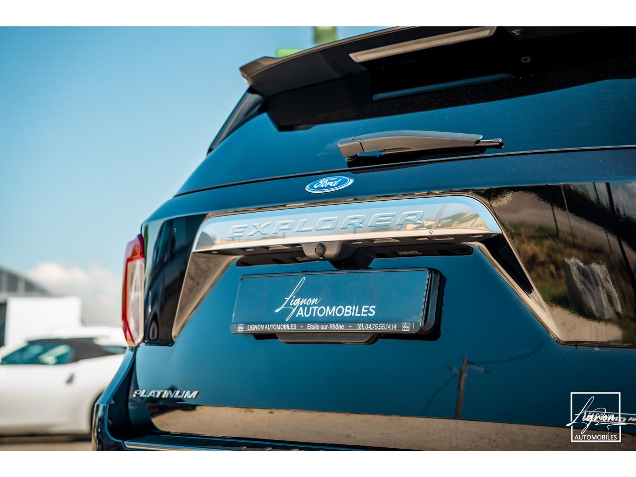 Photo FORD EXPLORER Platinum 3.0 V6 EcoBoost - 457 Parallel PHEV - BVA  7 places - TVA Apparente - 1er main - à partir d