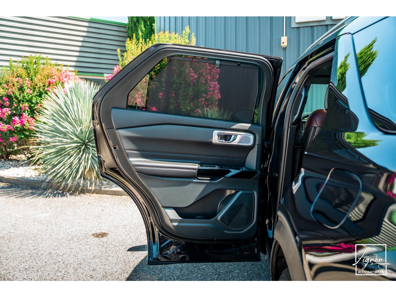 Photo FORD EXPLORER Platinum 3.0 V6 EcoBoost - 457 Parallel PHEV - BVA  7 places - TVA Apparente - 1er main - à partir d