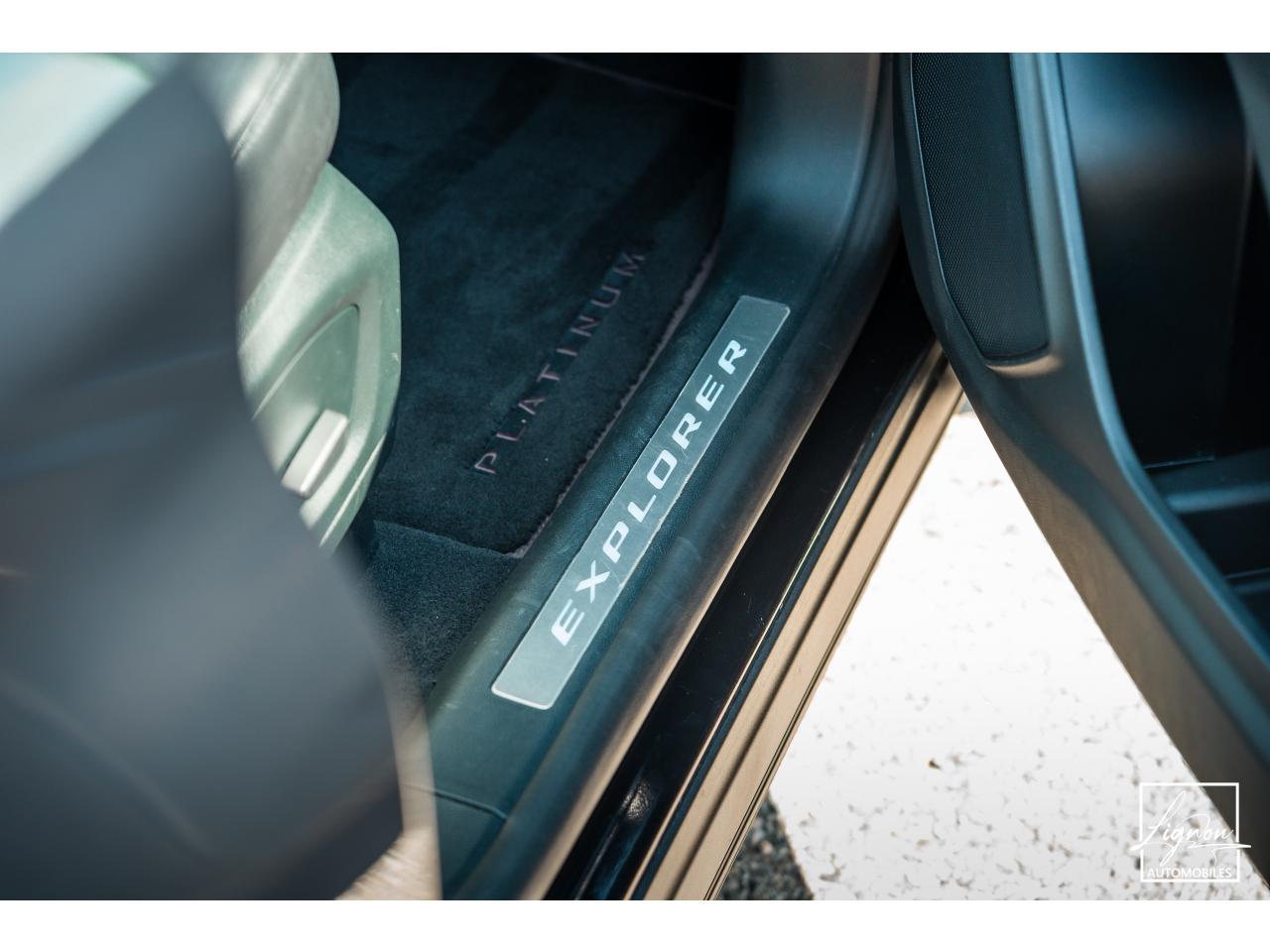 Photo FORD EXPLORER Platinum 3.0 V6 EcoBoost - 457 Parallel PHEV - BVA  7 places - TVA Apparente - 1er main - à partir d