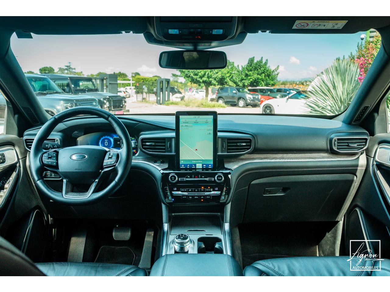 Photo FORD EXPLORER Platinum 3.0 V6 EcoBoost - 457 Parallel PHEV - BVA  7 places - TVA Apparente - 1er main - à partir d