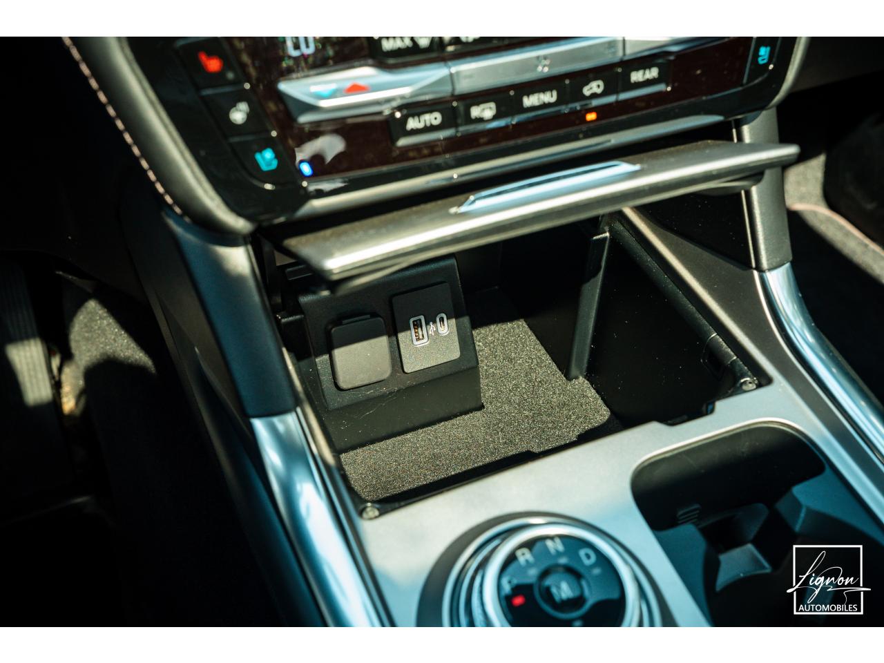Photo FORD EXPLORER Platinum 3.0 V6 EcoBoost - 457 Parallel PHEV - BVA  7 places - TVA Apparente - 1er main - à partir d