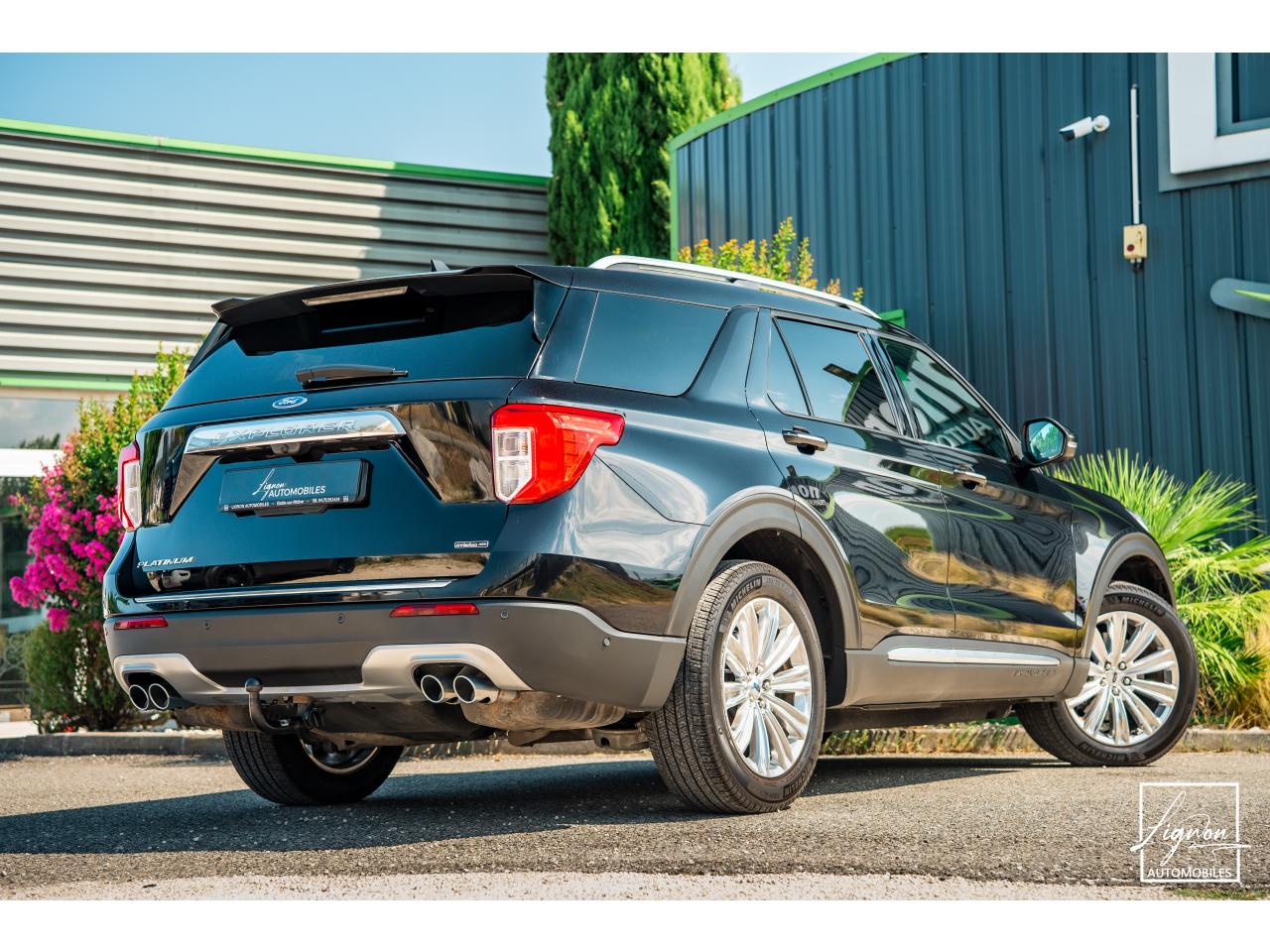 Photo FORD EXPLORER Platinum 3.0 V6 EcoBoost - 457 Parallel PHEV - BVA  7 places - TVA Apparente - 1er main - à partir d