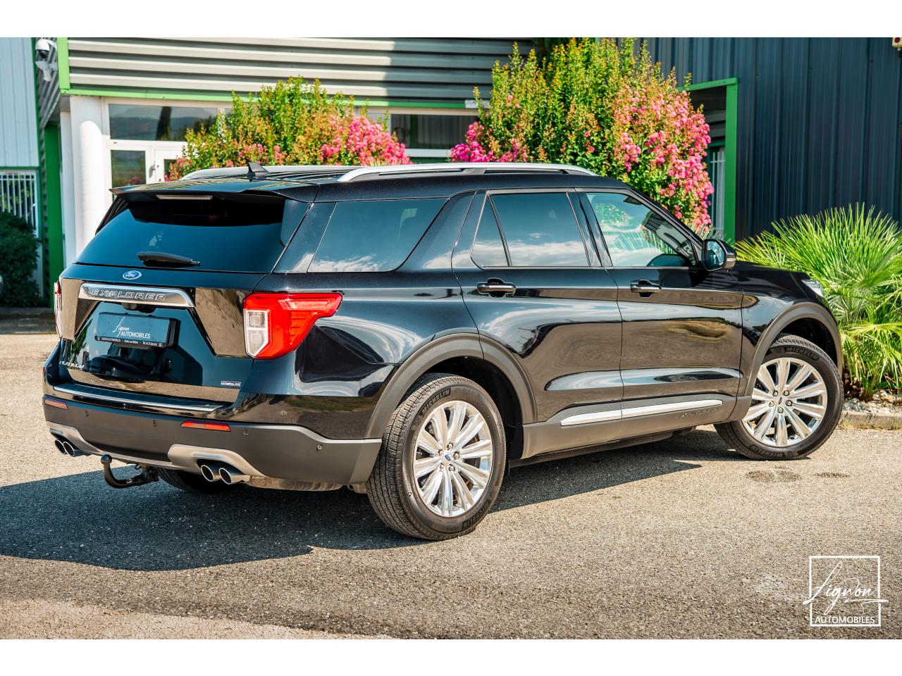 Photo FORD EXPLORER Platinum 3.0 V6 EcoBoost - 457 Parallel PHEV - BVA  7 places - TVA Apparente - 1er main - à partir d