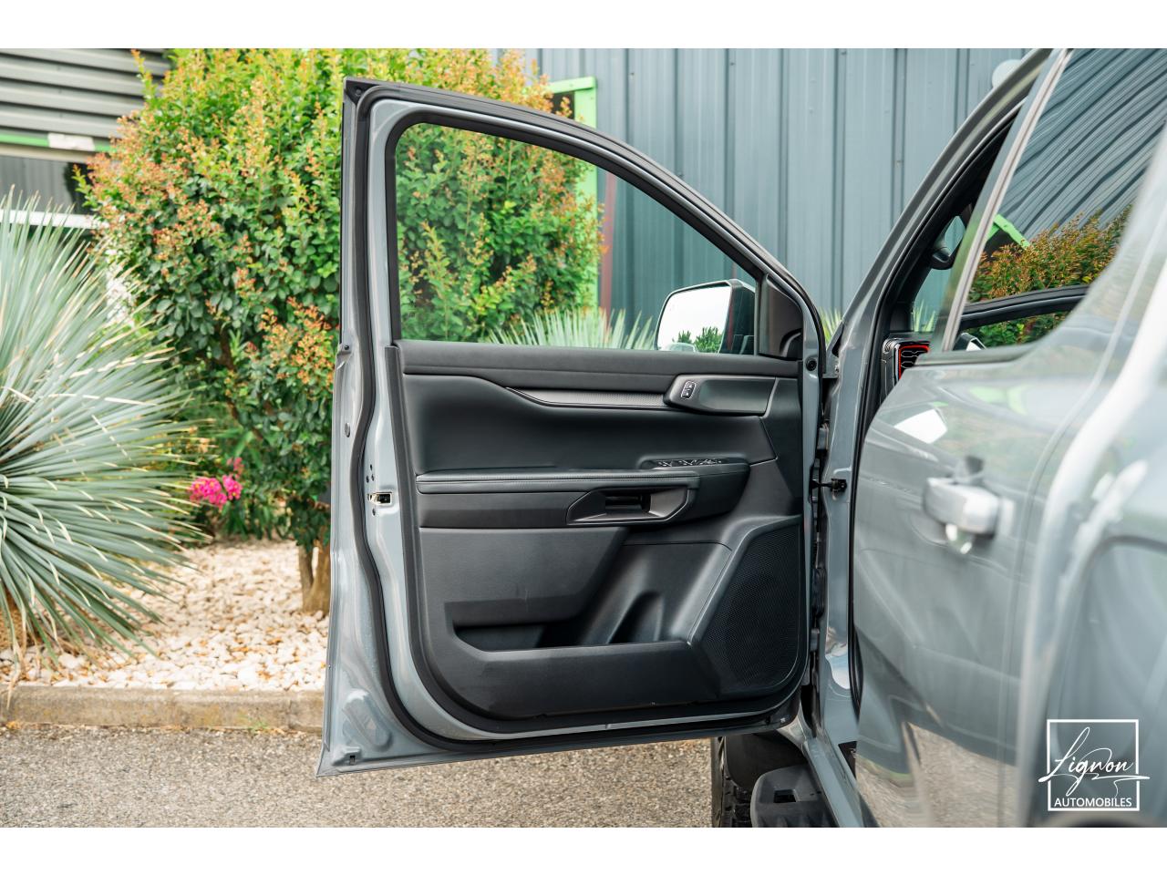 Photo FORD RANGER Raptor 3.0 V6 EcoBoost - 292 - BVA10 Double Cabine - TVA Apparente - à partir de 561 euros