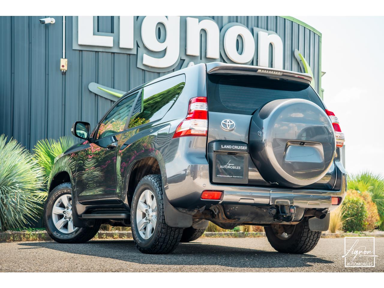 Photo TOYOTA LAND CRUISER 177 D-4D 5 places  KDJ 150 Légende BVM6