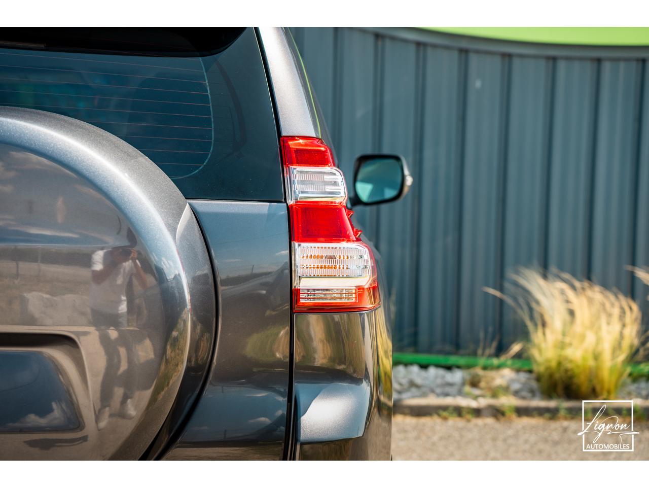 Photo TOYOTA LAND CRUISER 177 D-4D 5 places  KDJ 150 Légende BVM6