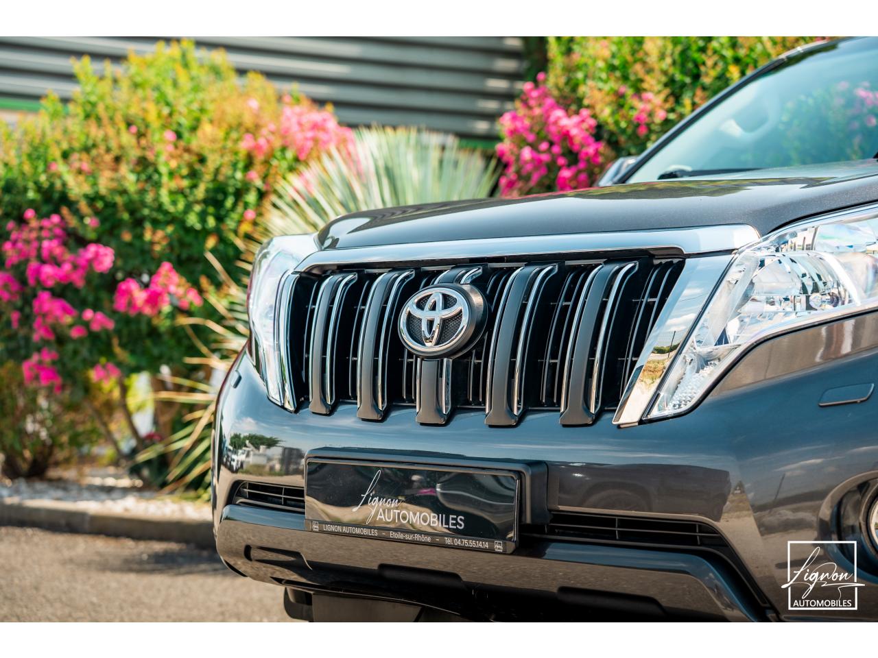 Photo TOYOTA LAND CRUISER 177 D-4D 5 places  KDJ 150 Légende BVM6