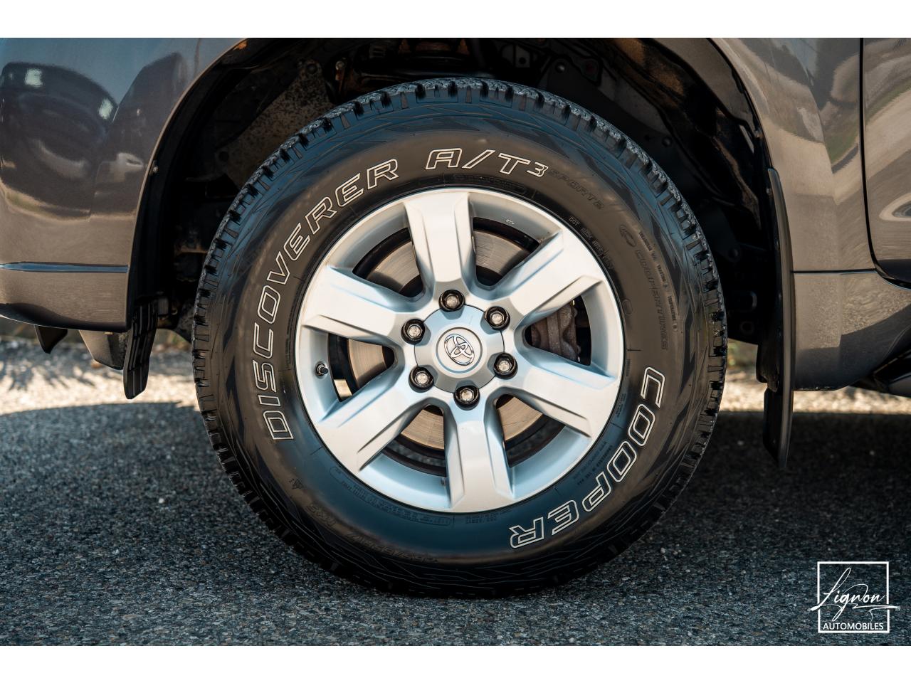 Photo TOYOTA LAND CRUISER 177 D-4D 5 places  KDJ 150 Légende BVM6