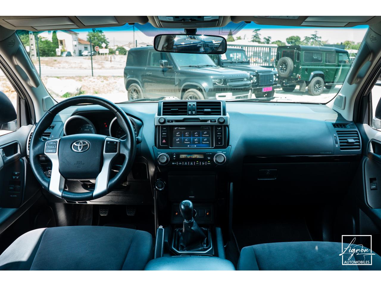 Photo TOYOTA LAND CRUISER 177 D-4D 5 places  KDJ 150 Légende BVM6