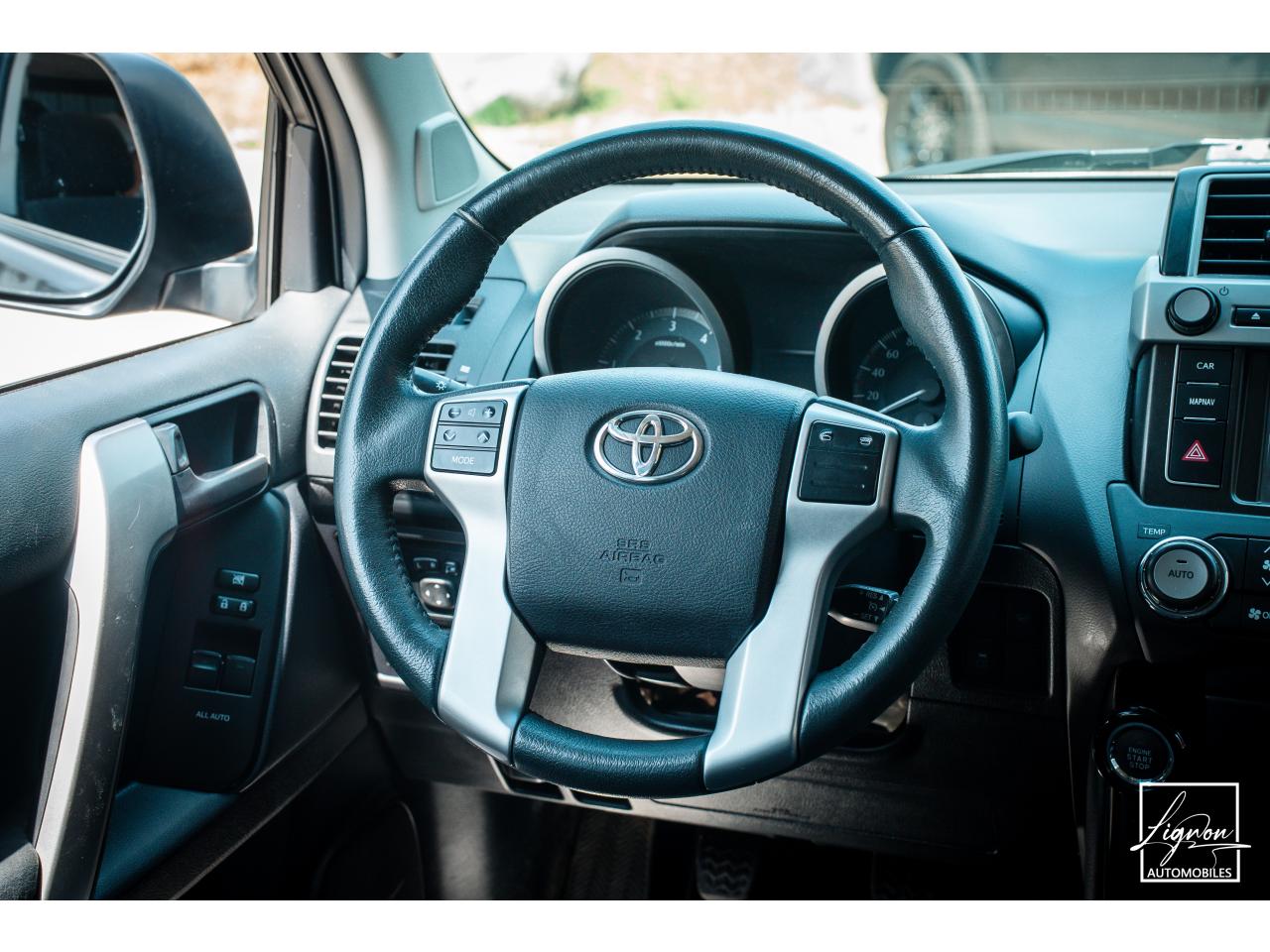Photo TOYOTA LAND CRUISER 177 D-4D 5 places  KDJ 150 Légende BVM6