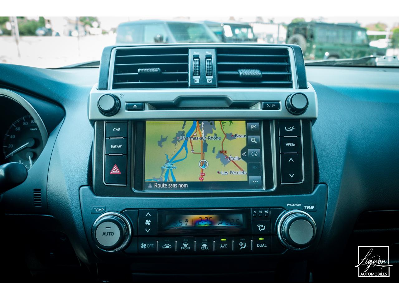 Photo TOYOTA LAND CRUISER 177 D-4D 5 places  KDJ 150 Légende BVM6