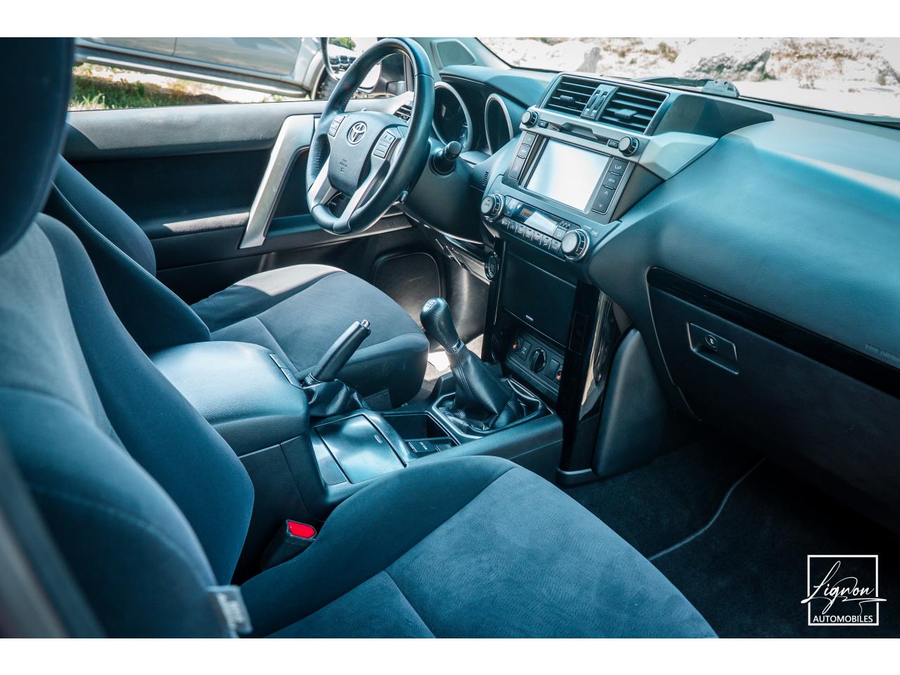 Photo TOYOTA LAND CRUISER 177 D-4D 5 places  KDJ 150 Légende BVM6