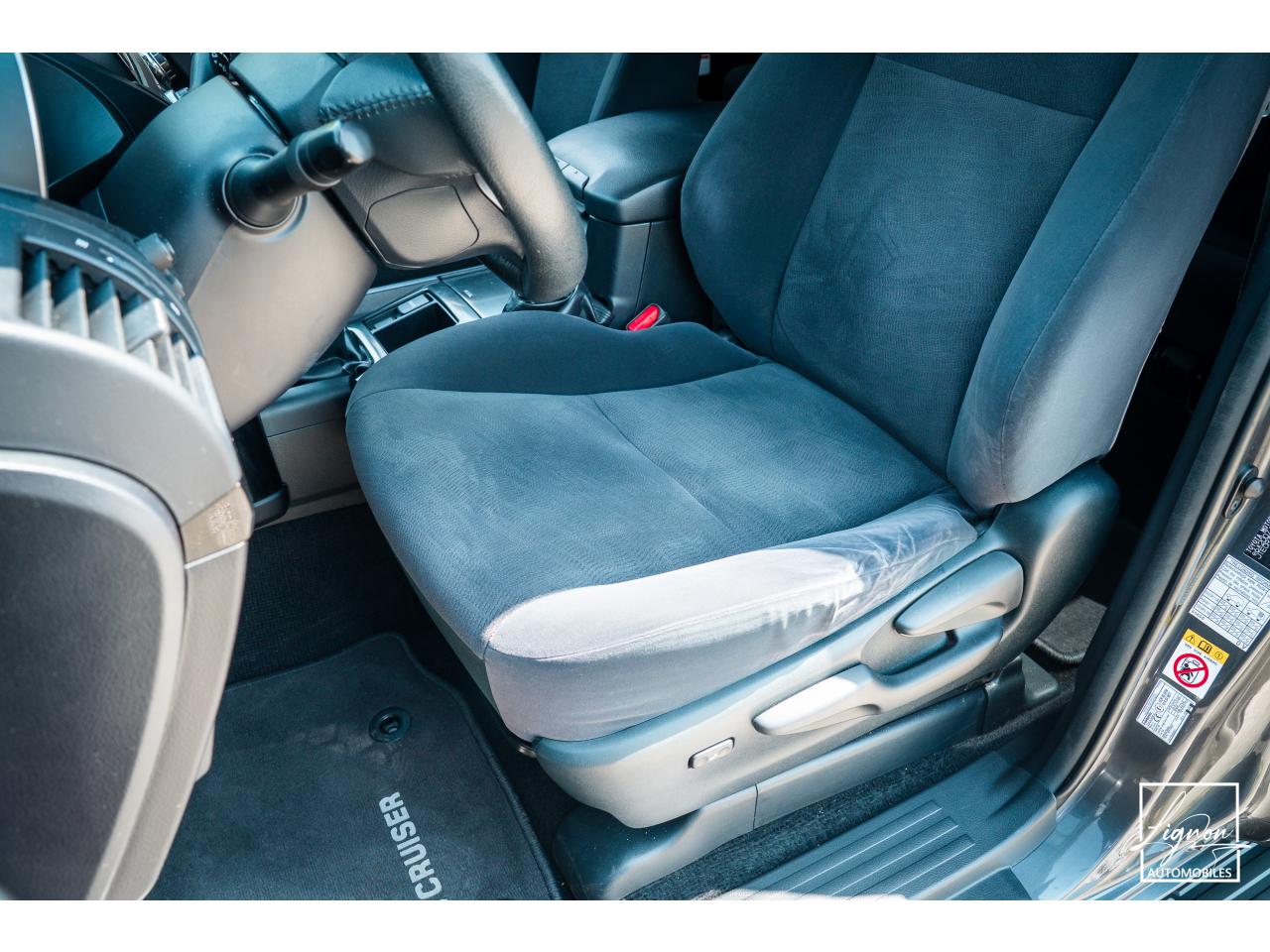 Photo TOYOTA LAND CRUISER 177 D-4D 5 places  KDJ 150 Légende BVM6