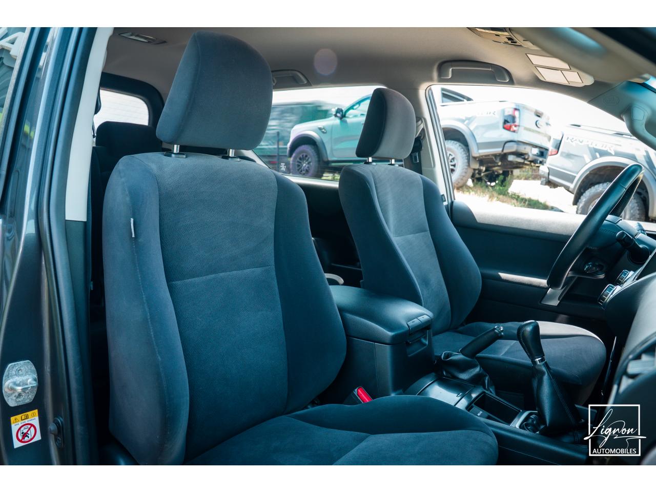 Photo TOYOTA LAND CRUISER 177 D-4D 5 places  KDJ 150 Légende BVM6