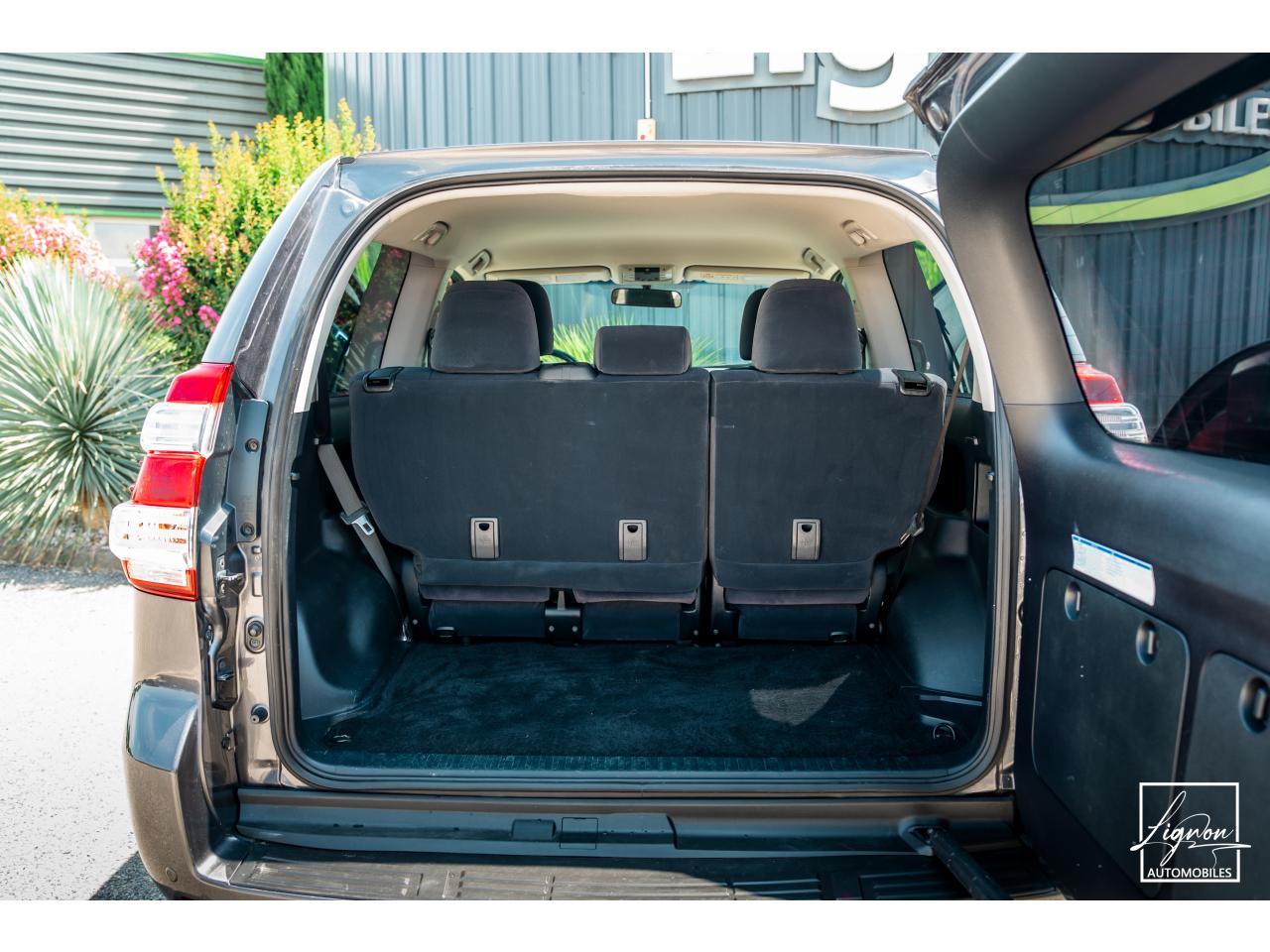 Photo TOYOTA LAND CRUISER 177 D-4D 5 places  KDJ 150 Légende BVM6