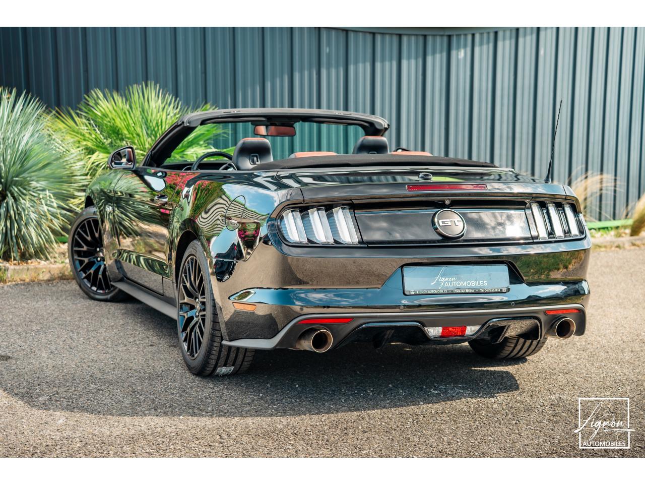 Photo FORD MUSTANG Cabriolet 5.0 V8 - 421 - BVA  GT - Echappement Sport - à partir de 581 euros
