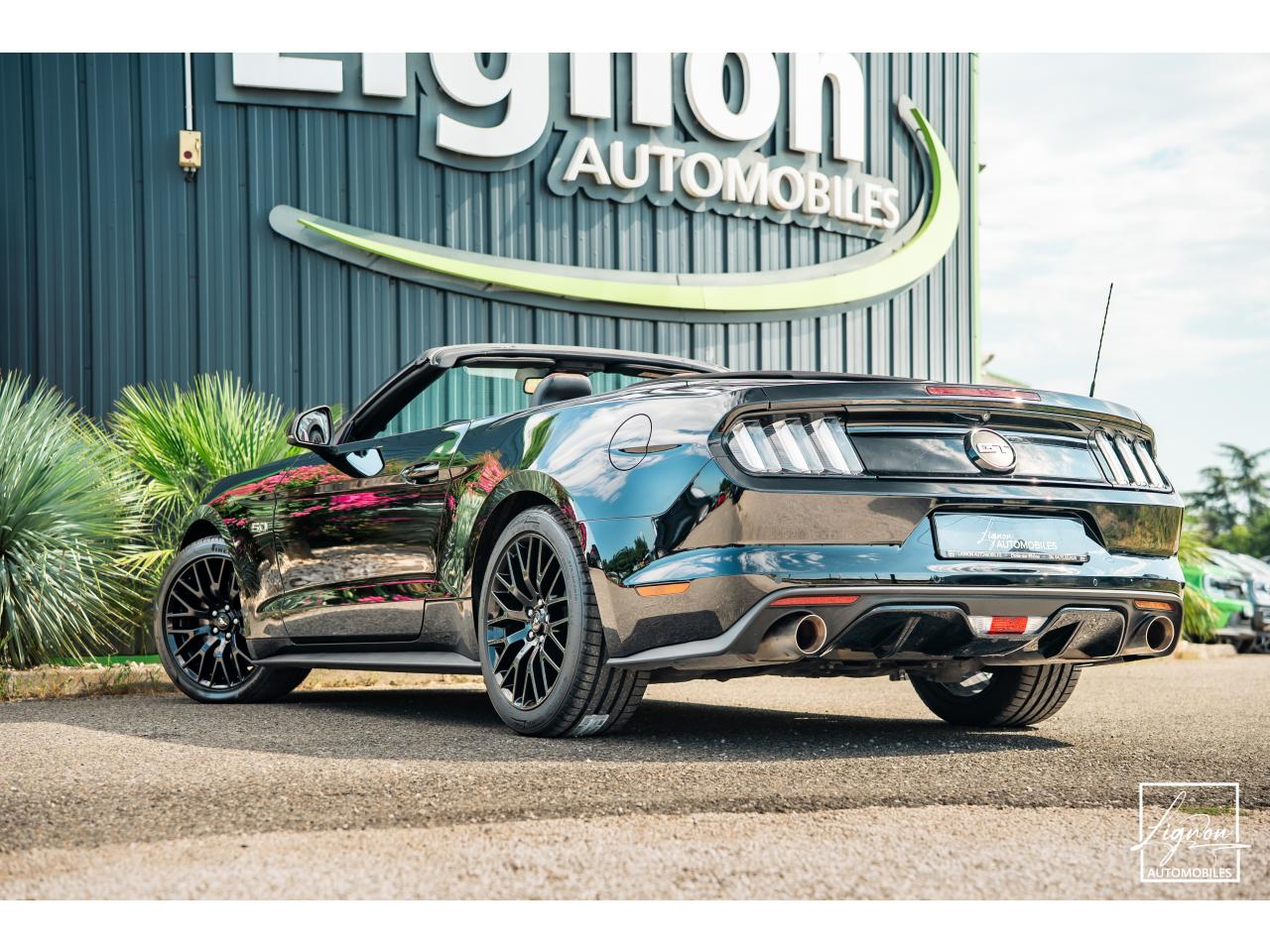 Photo FORD MUSTANG Cabriolet 5.0 V8 - 421 - BVA  GT - Echappement Sport - à partir de 581 euros