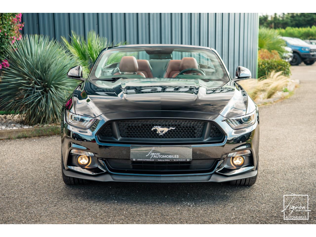 Photo FORD MUSTANG Cabriolet 5.0 V8 - 421 - BVA  GT - Echappement Sport - à partir de 581 euros
