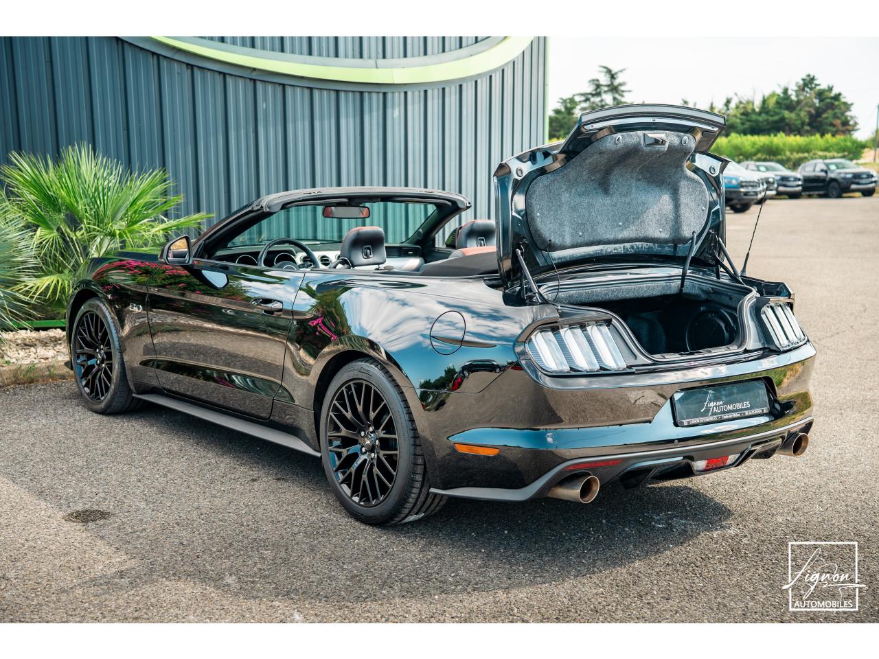 Photo FORD MUSTANG Cabriolet 5.0 V8 - 421 - BVA  GT - Echappement Sport - à partir de 581 euros