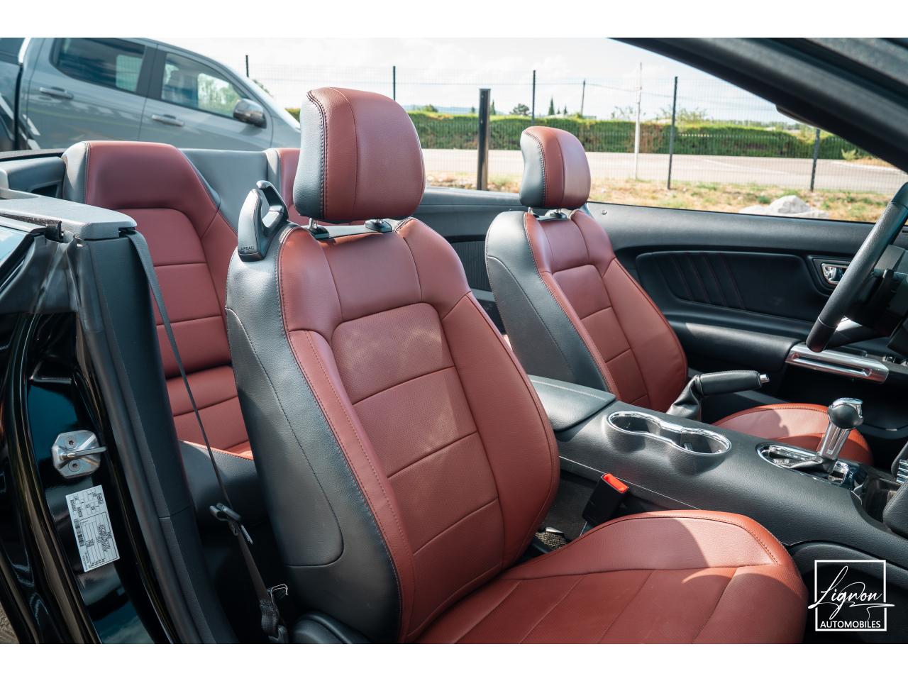 Photo FORD MUSTANG Cabriolet 5.0 V8 - 421 - BVA  GT - Echappement Sport - à partir de 581 euros